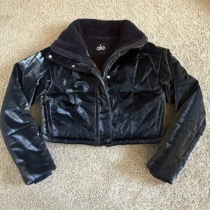 ALO Yoga Orion Cropped Puffer Jacket - Black